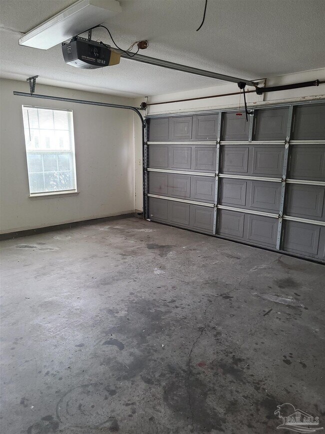 Building Photo - 112 Mirabelle Cir