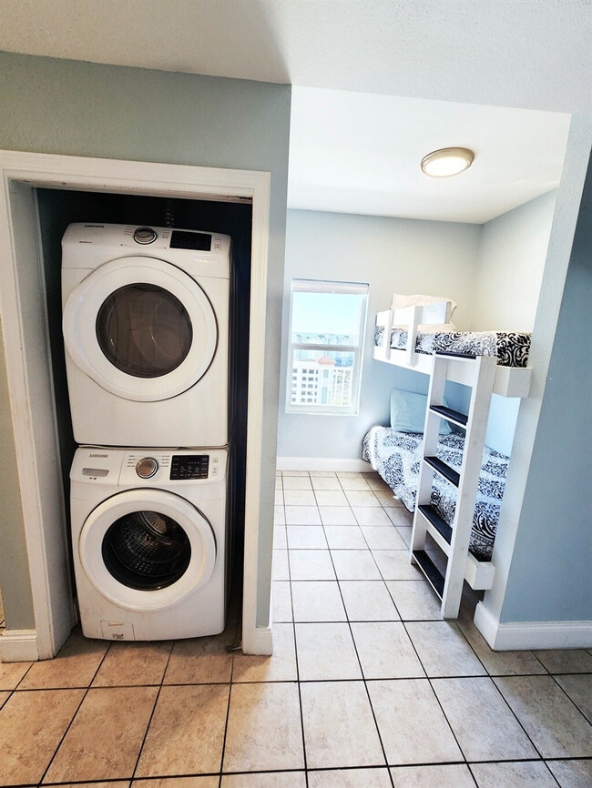 Building Photo - 102 Gulfside Ct