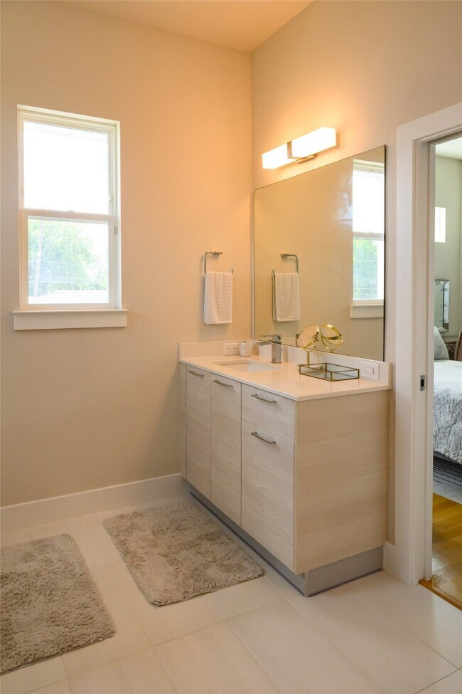 Building Photo - 4618 Nichols St