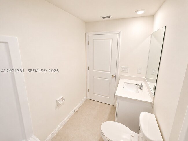 Building Photo - 17293 Cantu Ct