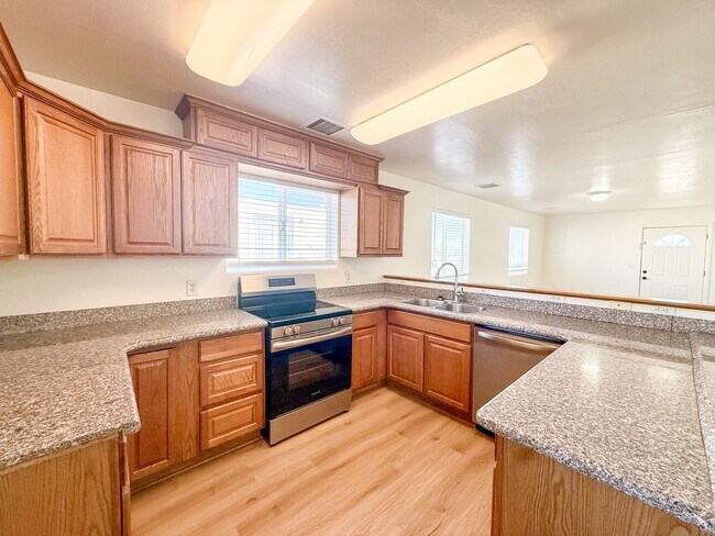 Building Photo - Charming Updated Home  Paulden