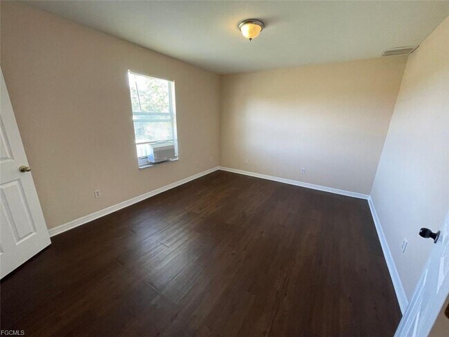 Building Photo - 3308 42nd St SW