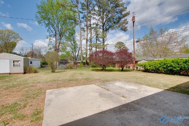 Building Photo - 803 Mead Rd NE