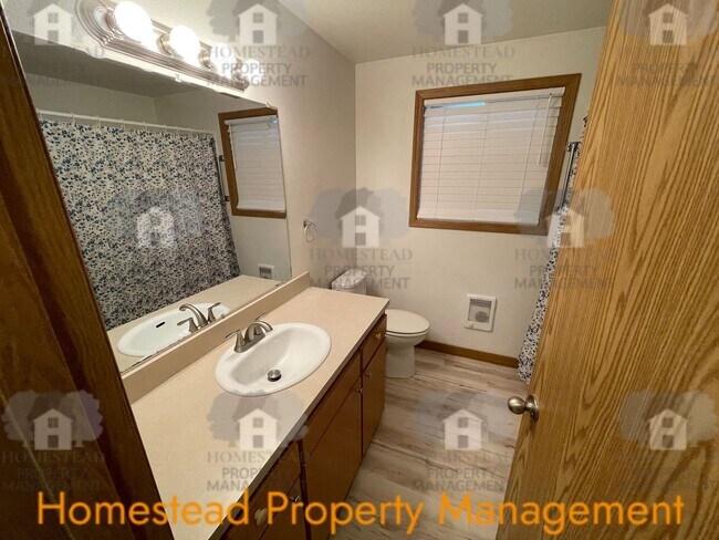 Building Photo - 659