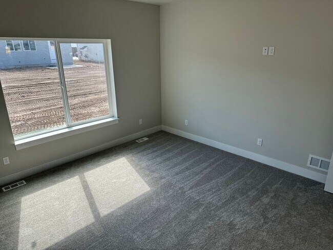 Building Photo - BEAUTIFUL 3 Bed 2 Bath Twin home in Sugar city!