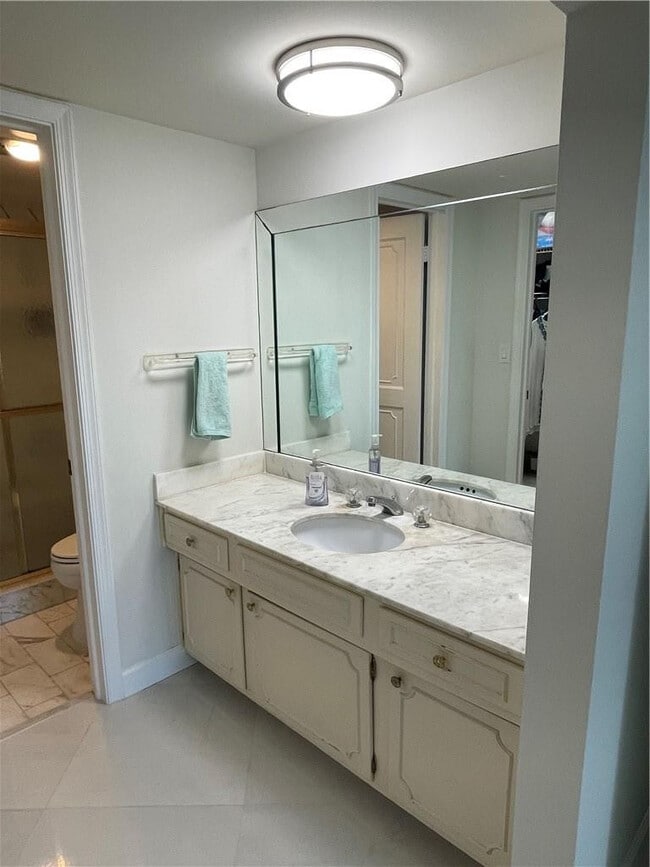 Building Photo - 5200 N Ocean Blvd