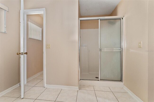 Building Photo - 502 Woodland Creek Blvd