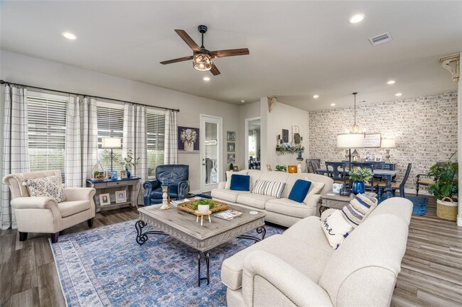 Building Photo - 31403 Raleigh Creek Dr