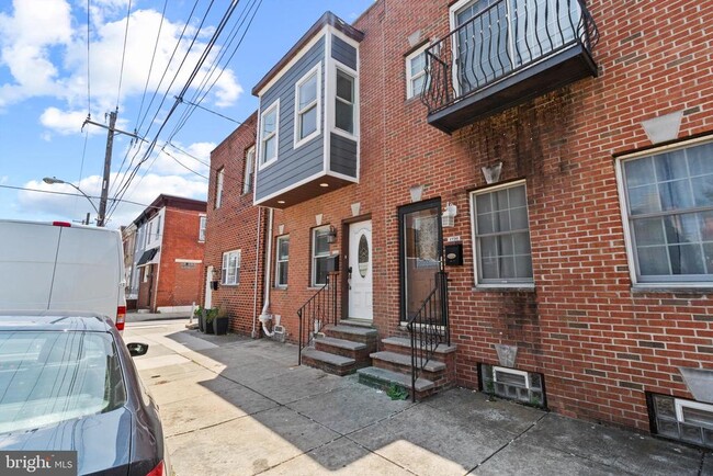 Building Photo - 1728 Dickinson St
