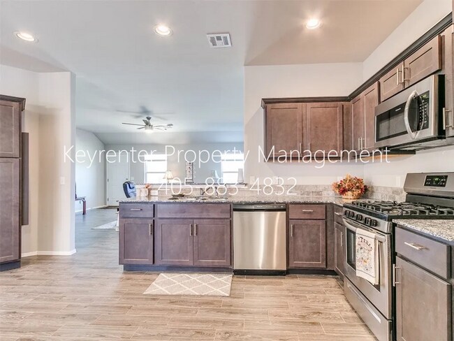 Building Photo - 1636 Eighty-Niner Ter