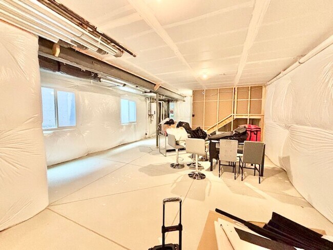 Building Photo - 2ND MONTH FREE FOR LEASE STARTING BY OCTOB...