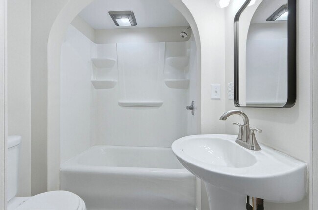 Building Photo - 714-716 Packard Ave