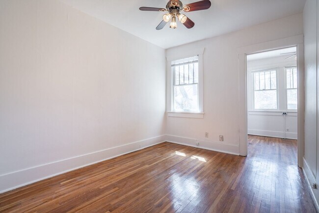 Building Photo - 4336 E Batavia Pl
