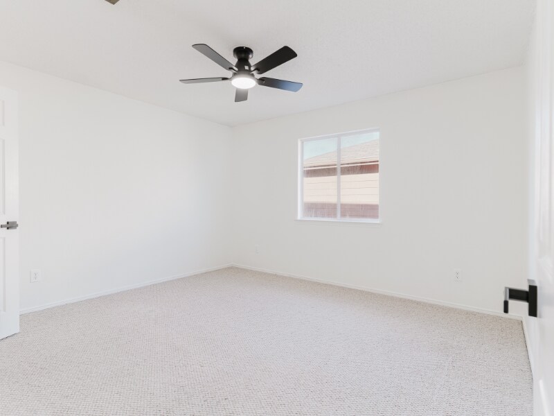 Building Photo - 1606 Willow Way