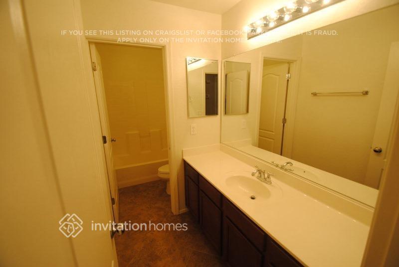 Building Photo - 2241 S Buckaroo Trail