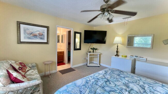 Building Photo - Available monthly Rental SEP 2025 in heart of Sebastian