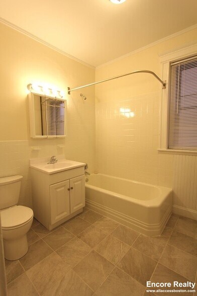 Building Photo - 145 Freeman St