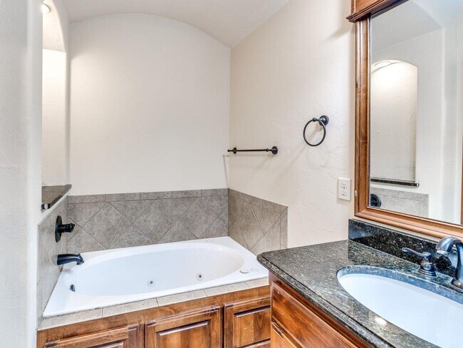 Building Photo - 2121 Mill Creek Way