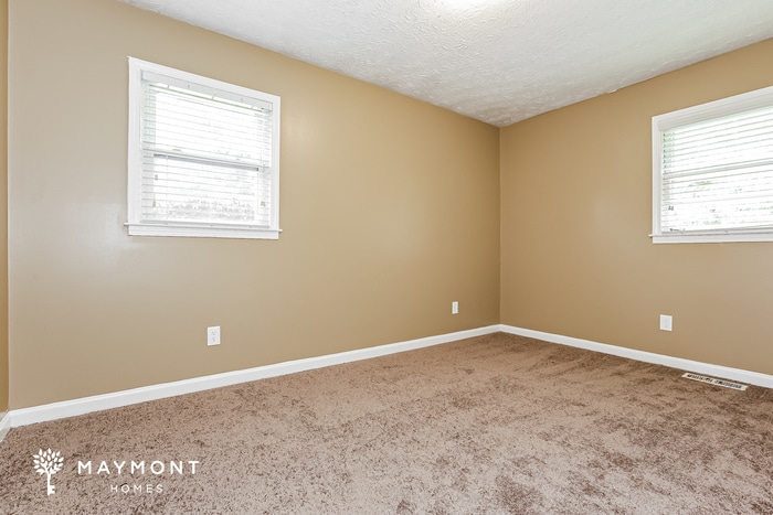 Building Photo - 4590 Ridgeview Dr