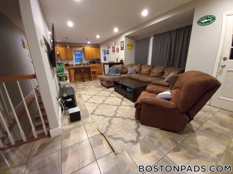 Building Photo - 34 Long Ave