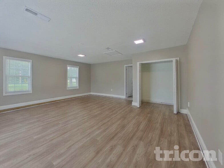 Building Photo - 3453 Sunset Rd