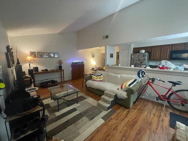 Building Photo - 907 Sirocco Dr