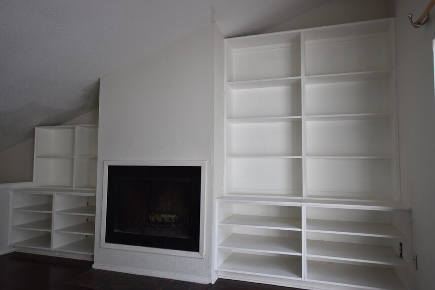 Building Photo - 6718 Eastridge Dr