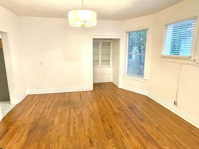 Building Photo - Buckman Beautifully Remodeled 1900 Craftsm...