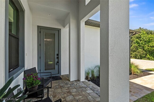 Building Photo - 3530 Hibiscus Ave