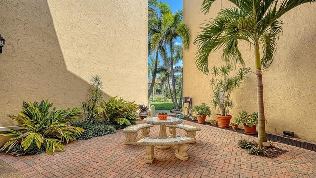 Building Photo - 618 Bird Bay Dr S