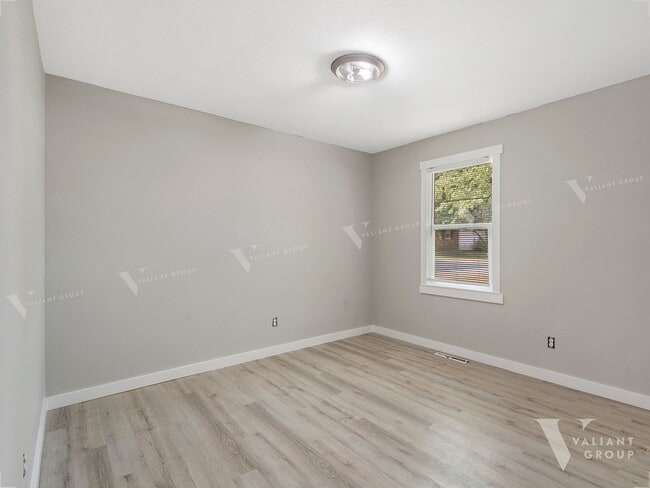 Building Photo - Charming Three-Bedroom, Two-Bathroom Ranch...