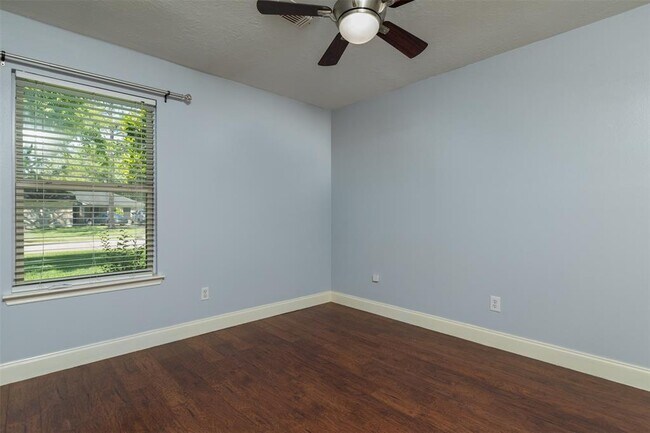 Building Photo - 2935 Auburn Dr