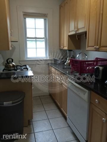 Building Photo - 158 Magazine St