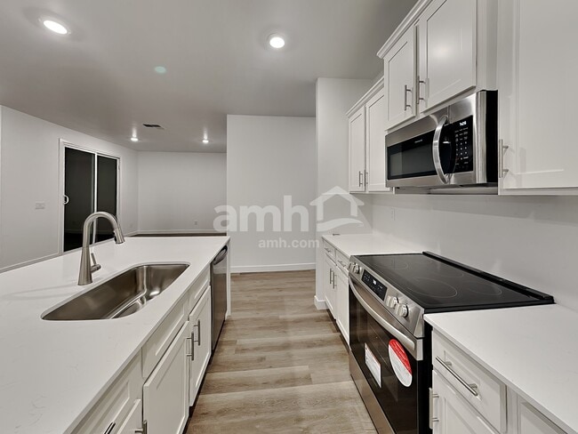 Building Photo - 13101 N Serenity Vly Dr