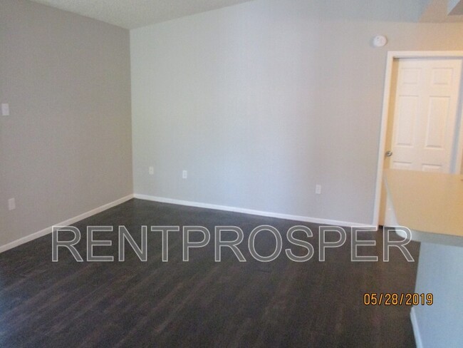 Building Photo - 3858 Bay Club Cir