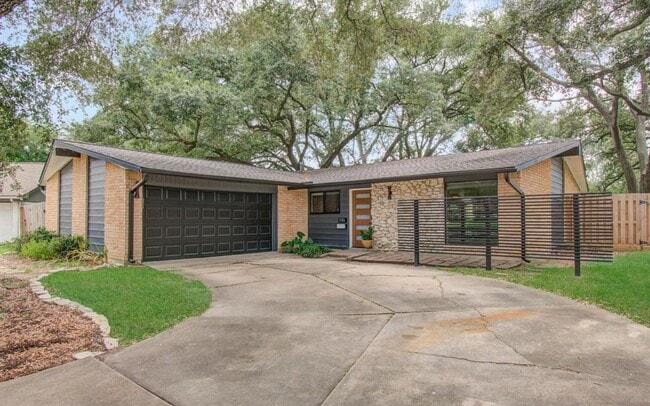 Primary Photo - 12214 Braewick Dr
