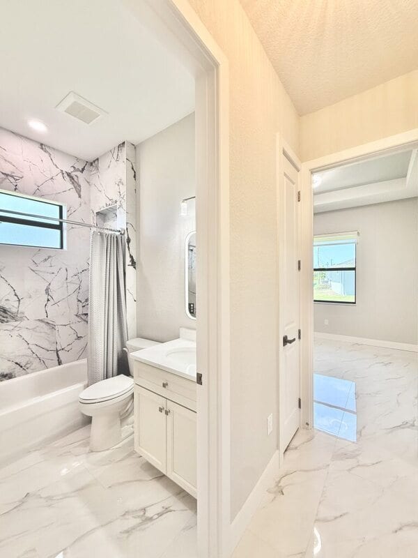 Building Photo - 20 Coxswain Dr