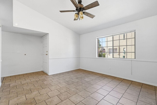 Building Photo - 2020 W Union Hills Dr