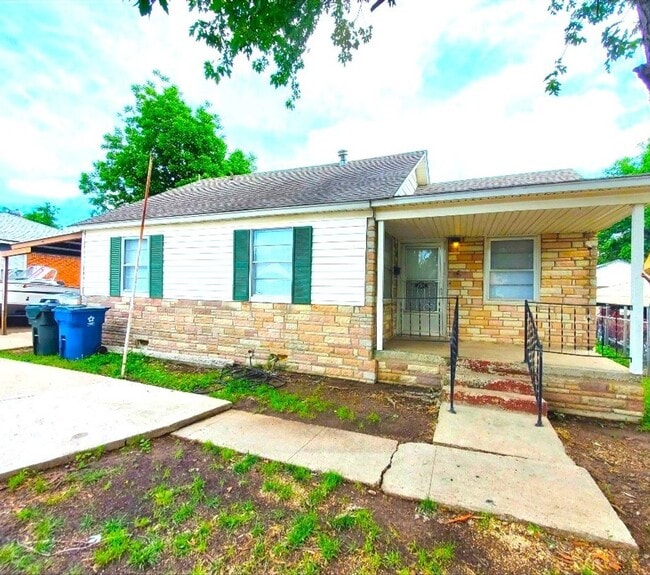 Building Photo - Cute 2 bed 1 bath near Tinker