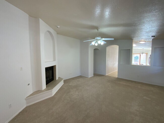 Building Photo - 3 Bedroom Single Story Home Available Near...