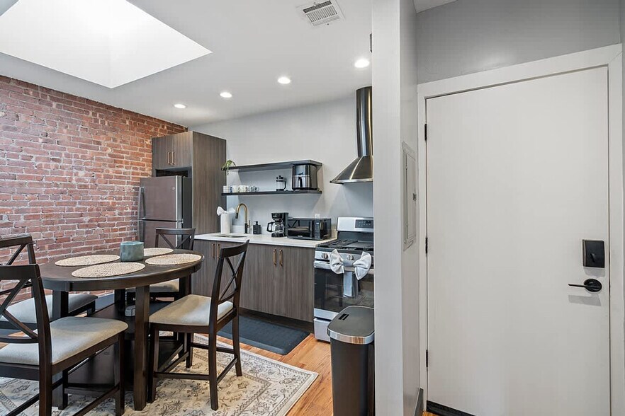 Building Photo - 334 Palisade Ave