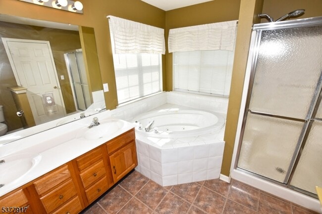 Building Photo - 101 Boulder Ridge