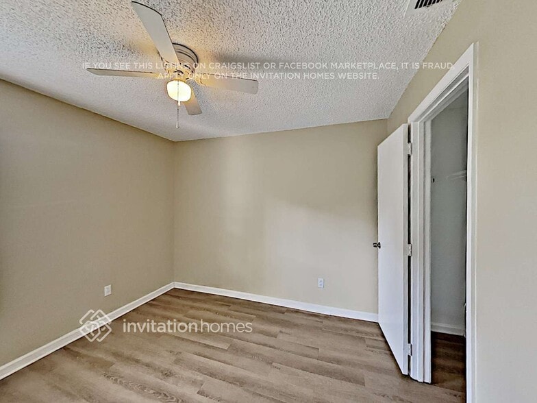 Building Photo - 896 Garden Glen Loop