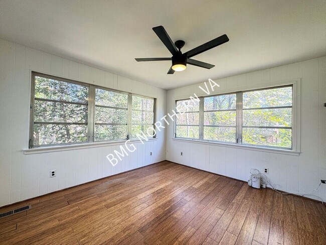 Building Photo - 6600 Braddock Rd