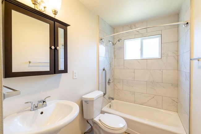 Building Photo - Lovely 4 bedroom home in Morgan Hill!