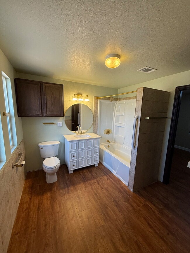 Building Photo - "Charming 2-Bed Oasis in Westminster – Cozy Living"
