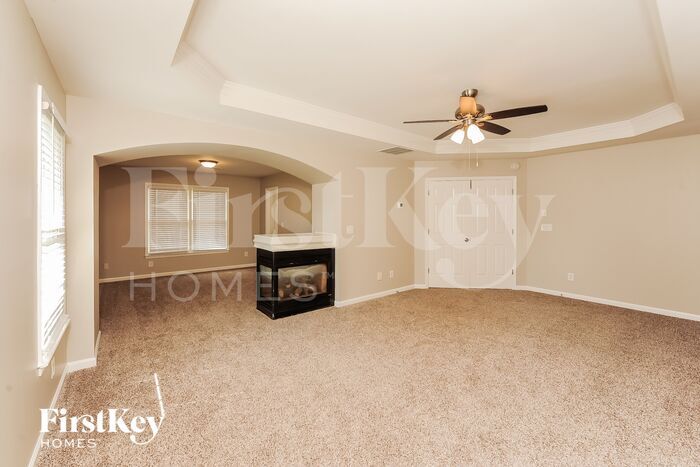 Building Photo - 2636-2633 3 Wood Dr