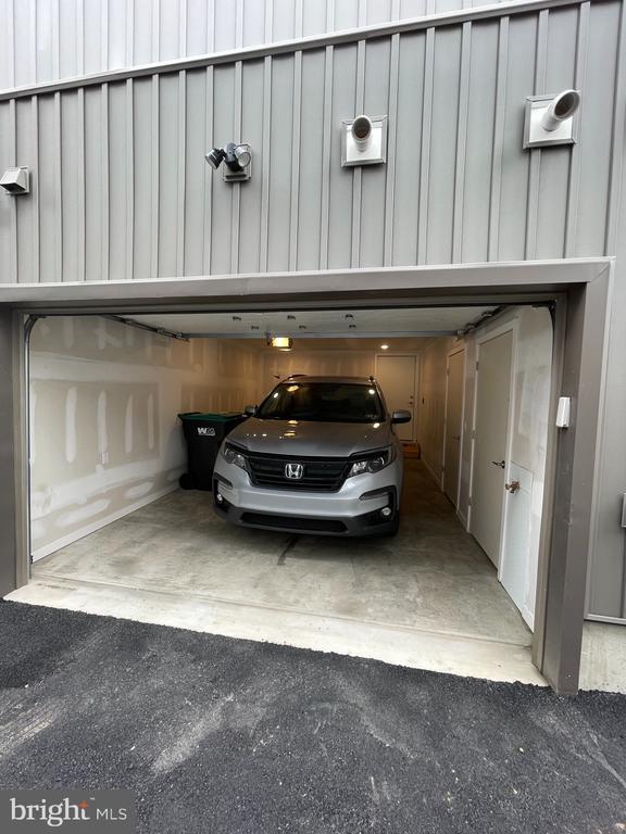 Building Photo - 3125 Beachview Ln