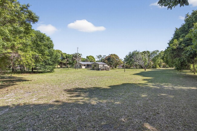 Building Photo - 7107 181st Ct N