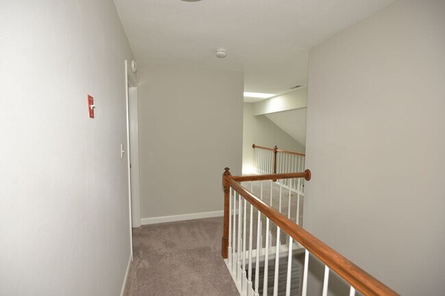 Building Photo - 2 Bedroom Townhome in Cypress Point North